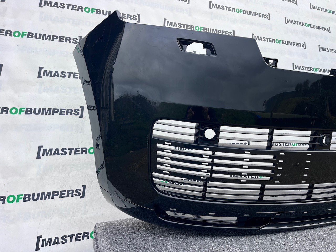 Range Rover Vouge Sv Autobiography 2021-2025 Front Bumper 6 Pdc Genuine [p595]