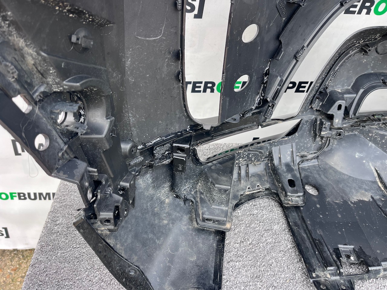 Land Rover Discovery R-dynamic Hse 2019-2022 Front Bumper 6 Pdc Genuine [p598]