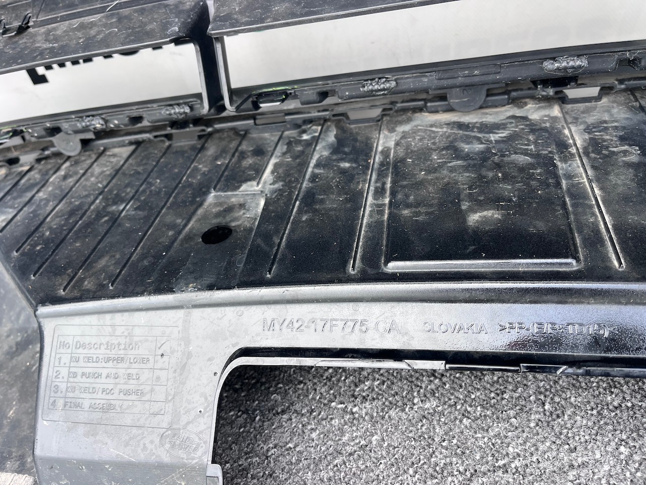 Land Rover Discovery R-dynamic Hse 2019-2022 Front Bumper 6 Pdc Genuine [p598]