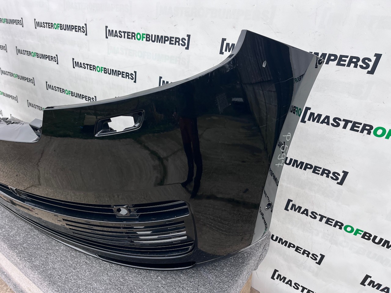 Range Rover Vouge Sv Autobiography 2021-2025 Front Bumper 6 Pdc Genuine [p597]