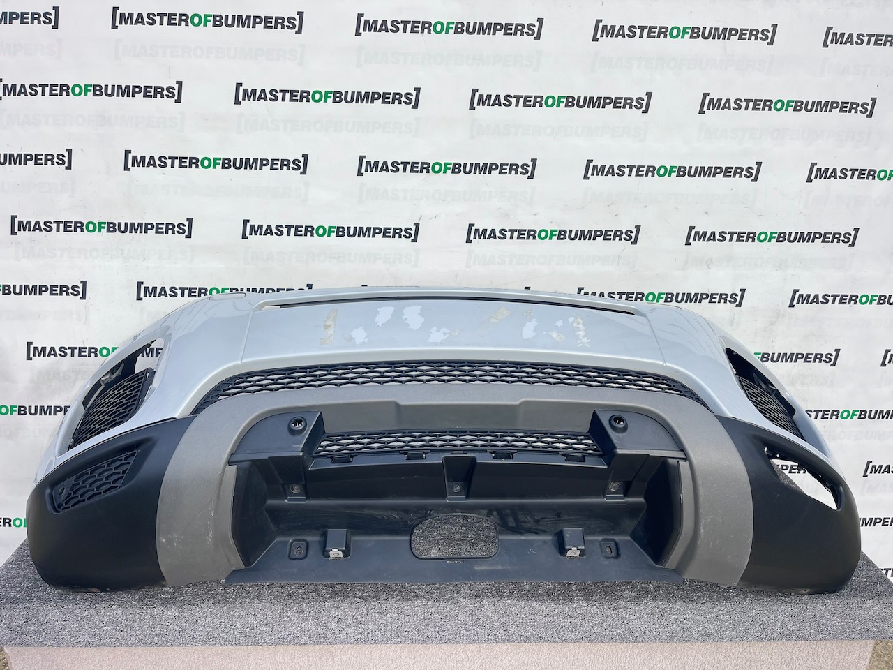 Land Rover Evoque Se Suv 2015-2018 Front Bumper 4 Pdc Jets Genuine [p614]