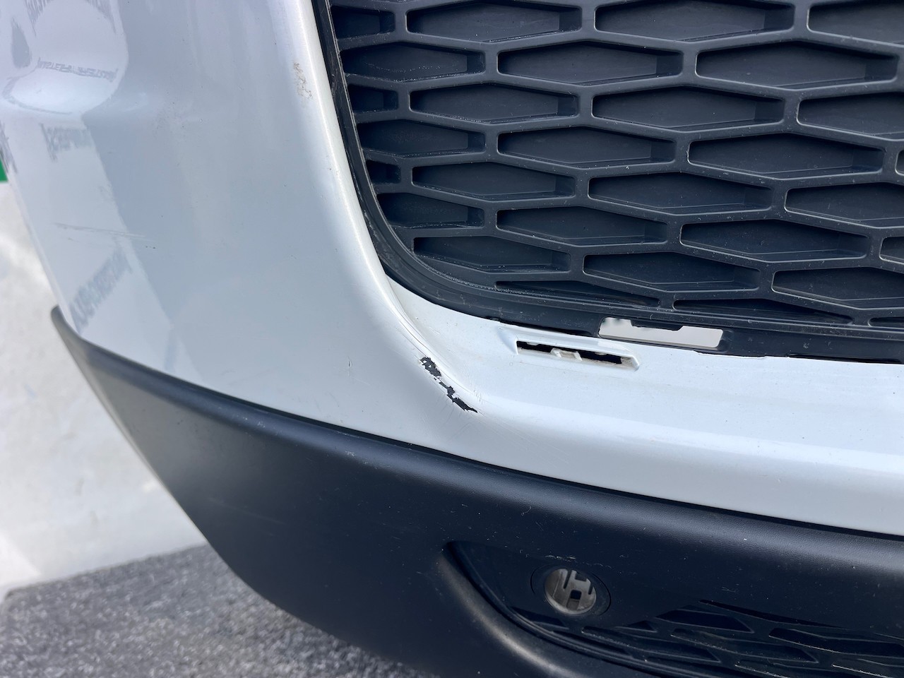 Land Rover Evoque Se Suv 2015-2018 Front Bumper 4 Pdc Jets Genuine [p614]