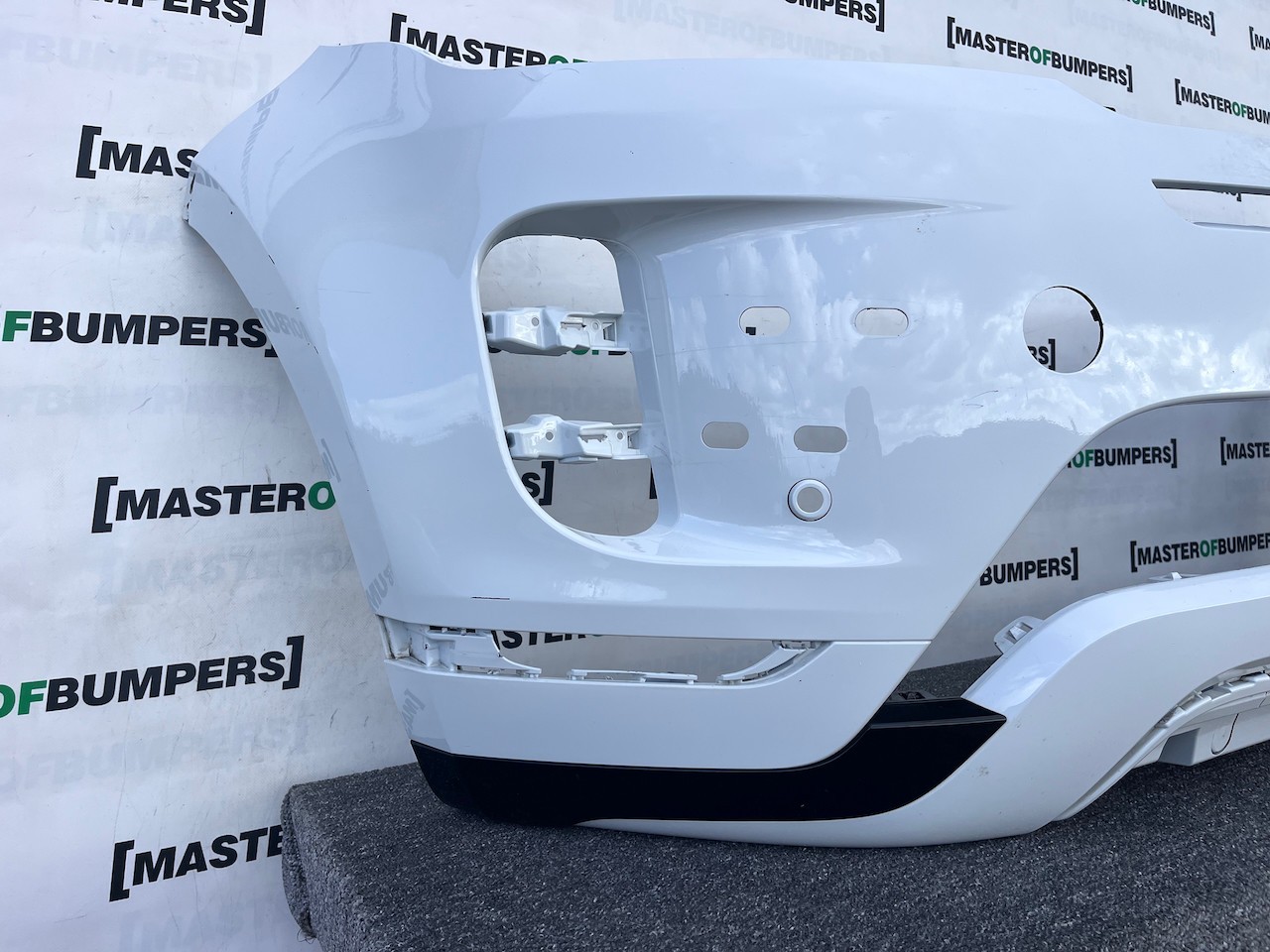 Range Rover Evoque R-dynamic Hse 2019-2024 Front Bumper 6 Pdc Genuine [p633]