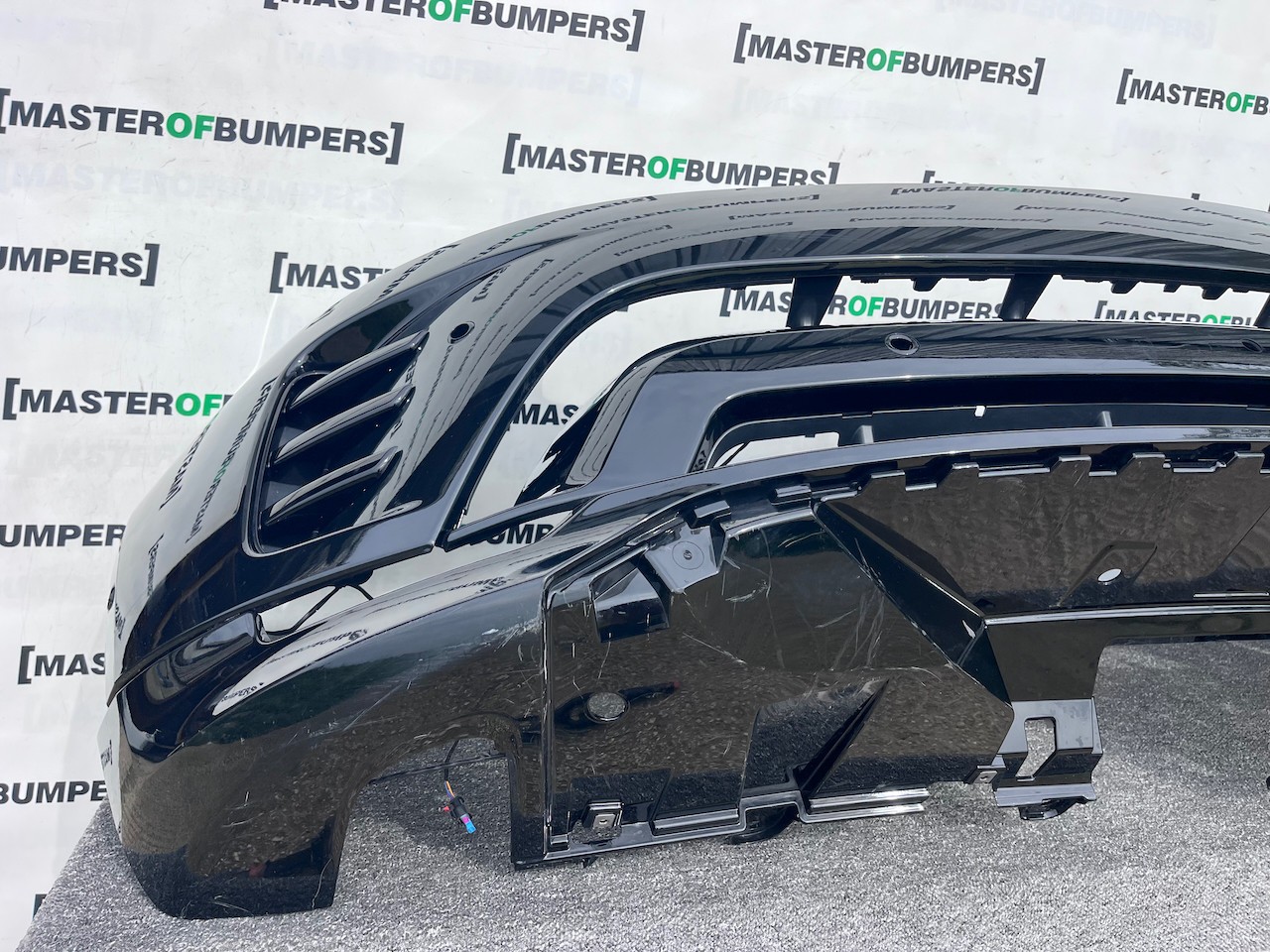 Land Rover Discovery R-dynamic Hse 2021-2024 Front Bumper 6 Pdc Genuine [p648]