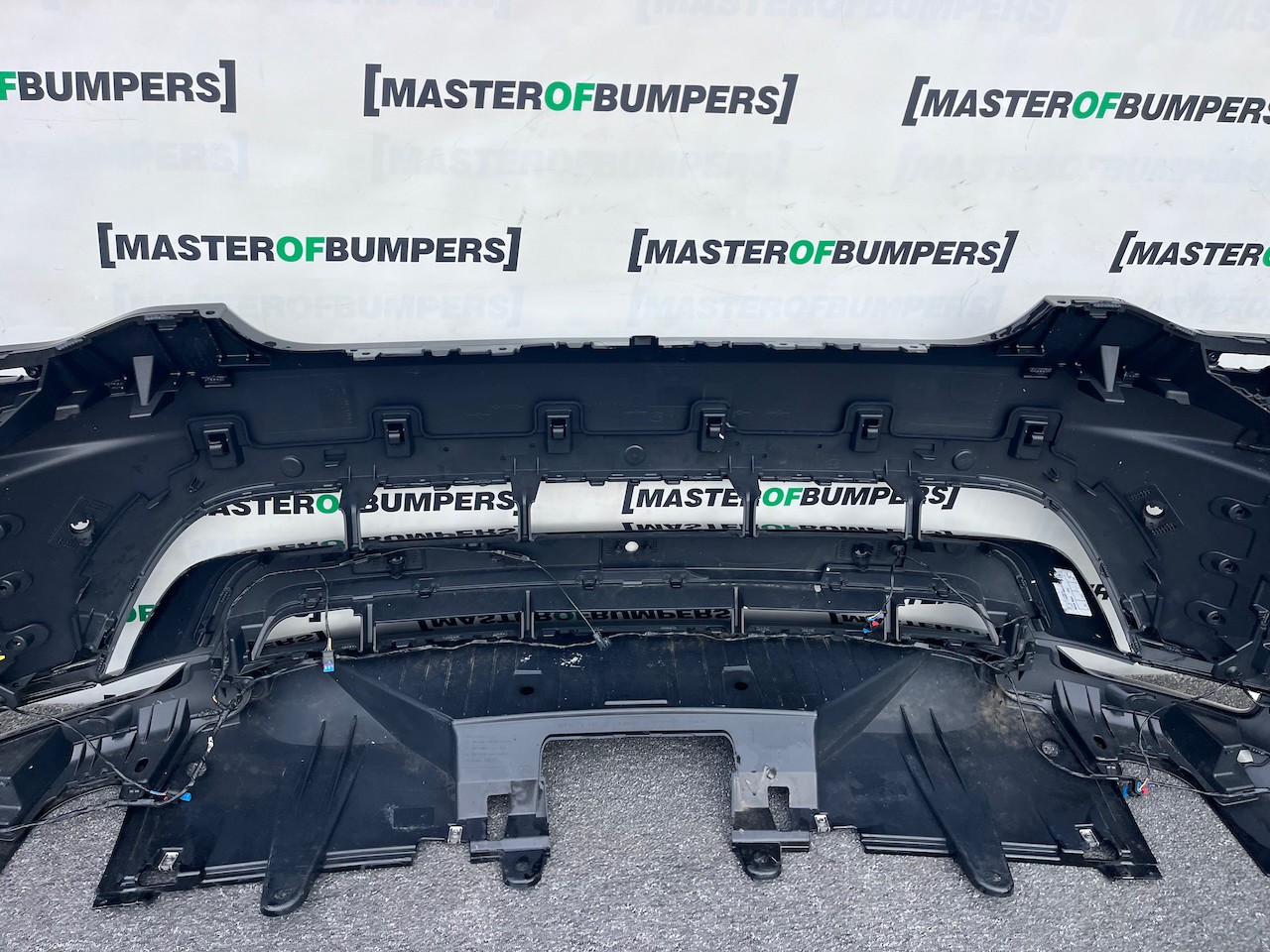 Land Rover Discovery R-dynamic Hse 2021-2024 Front Bumper 6 Pdc Genuine [p648]