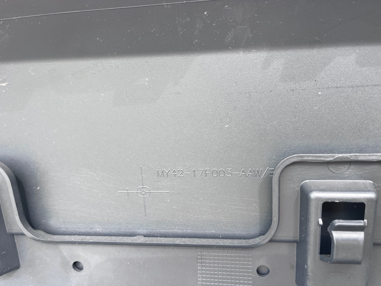 Land Rover Discovery R-dynamic Hse 2021-2024 Front Bumper 6 Pdc Genuine [p648]