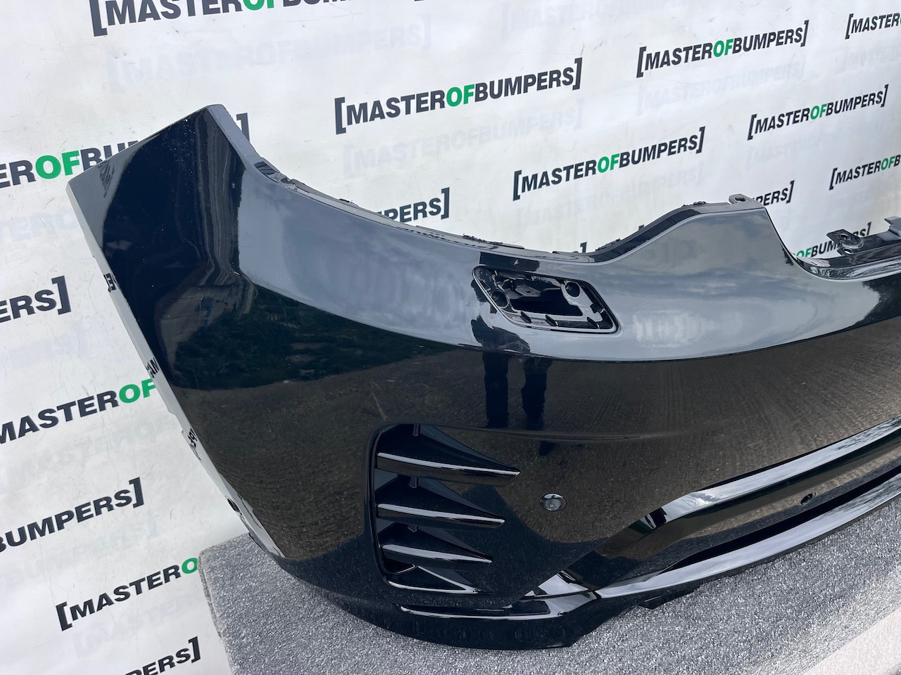 Land Rover Discovery R-dynamic Hse 2021-2024 Front Bumper 6 Pdc Genuine [p648]