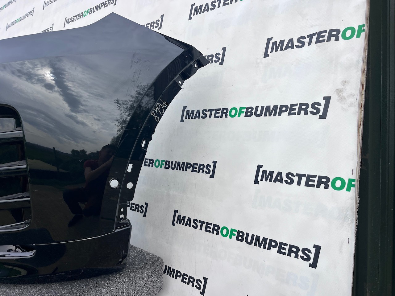 Land Rover Discovery R-dynamic Hse 2021-2024 Front Bumper 6 Pdc Genuine [p648]