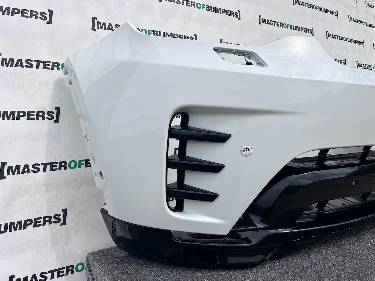 Land Rover Discovery R-dynamic Hse 2021-2024 Front Bumper 6 Pdc Genuine [p647]