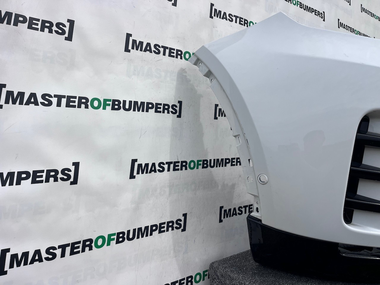 Land Rover Discovery R-dynamic Hse 2021-2024 Front Bumper 6 Pdc Genuine [p647]