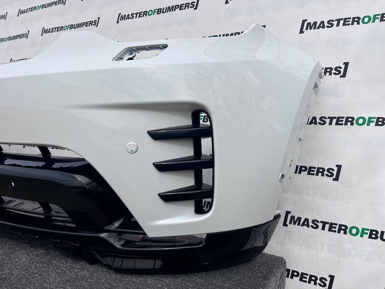 Land Rover Discovery R-dynamic Hse 2021-2024 Front Bumper 6 Pdc Genuine [p647]