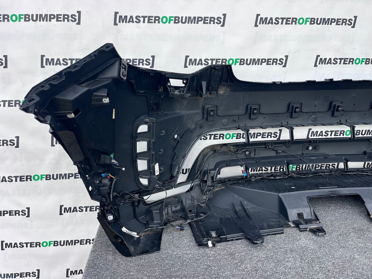 Land Rover Discovery R-dynamic Hse 2021-2024 Front Bumper 6 Pdc Genuine [p649]