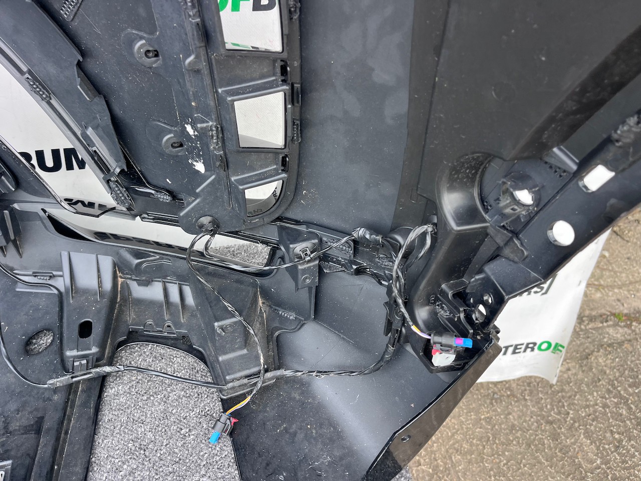 Land Rover Discovery R-dynamic Hse 2021-2024 Front Bumper 6 Pdc Genuine [p649]