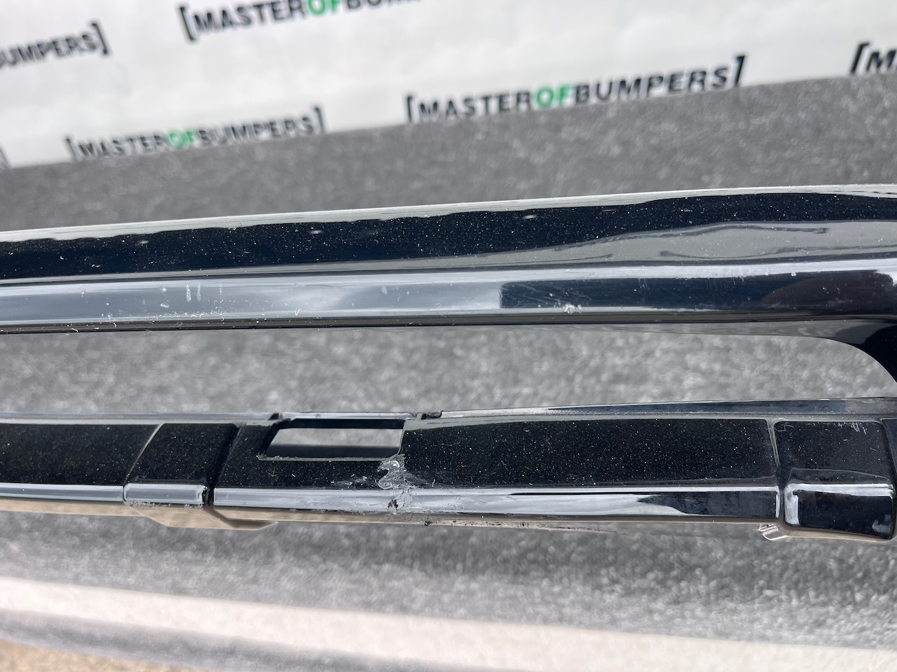 Land Rover Discovery Sport R-dynamic Hse 2024-2027 Front Bumper Genuine [p650]