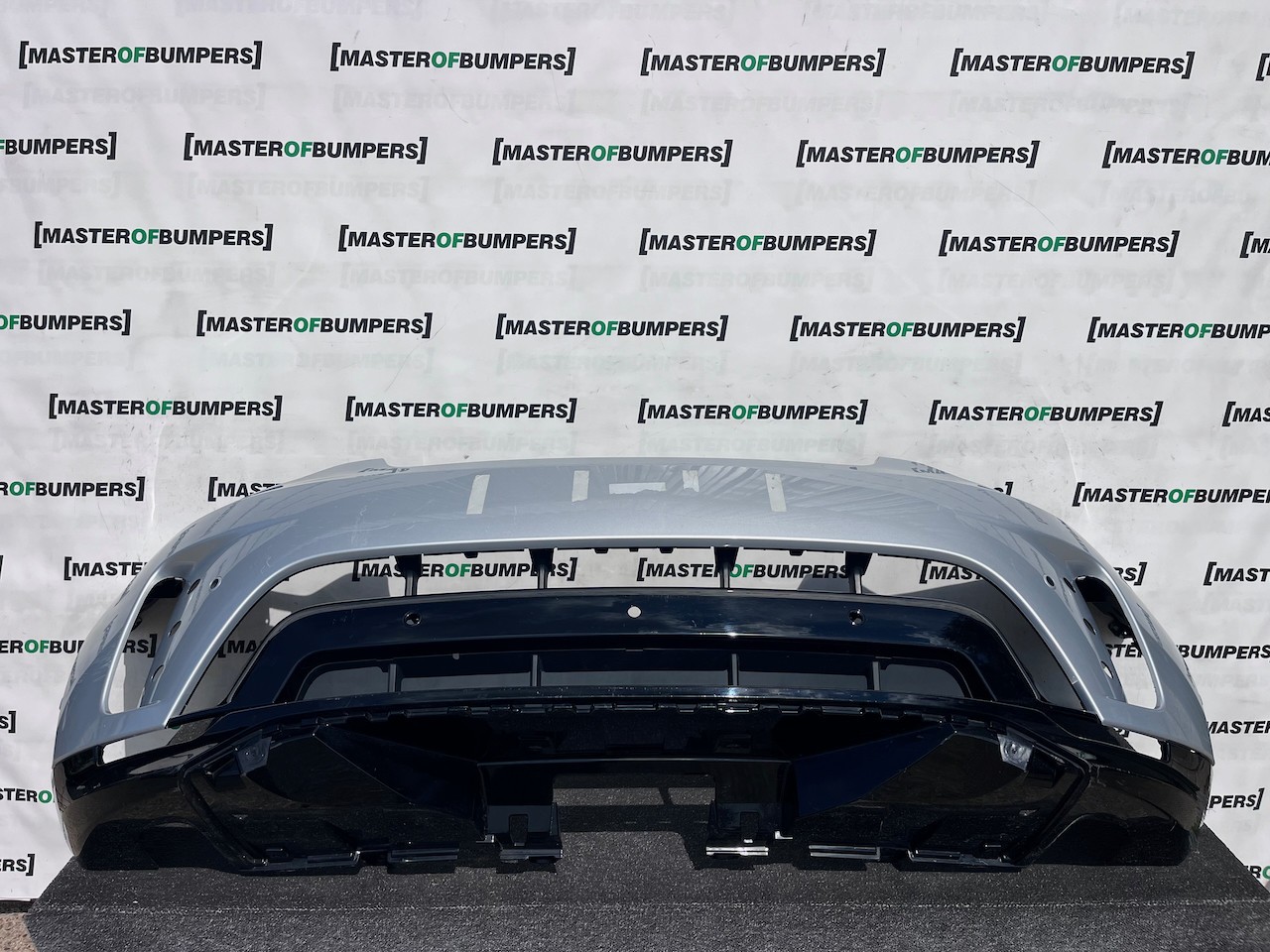 Land Rover Discovery R Dynamic Hse 2022-2026 Front Bumper 6 Pdc Genuine [p738]