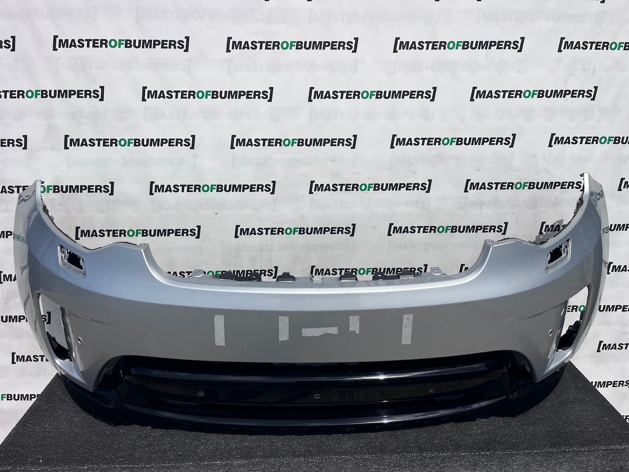 Land Rover Discovery R Dynamic Hse 2022-2026 Front Bumper 6 Pdc Genuine [p738]