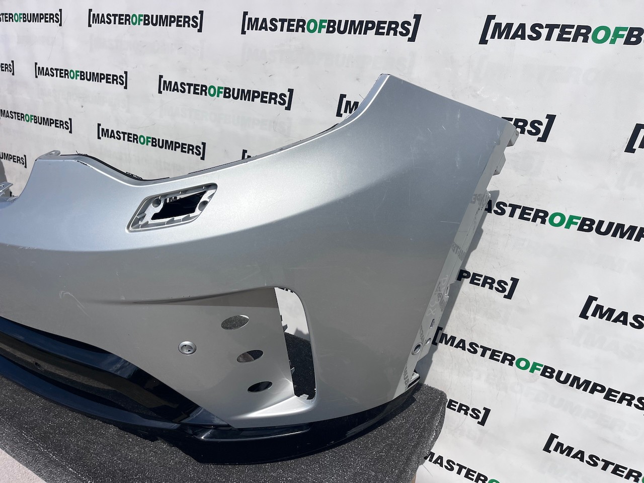Land Rover Discovery R Dynamic Hse 2022-2026 Front Bumper 6 Pdc Genuine [p738]