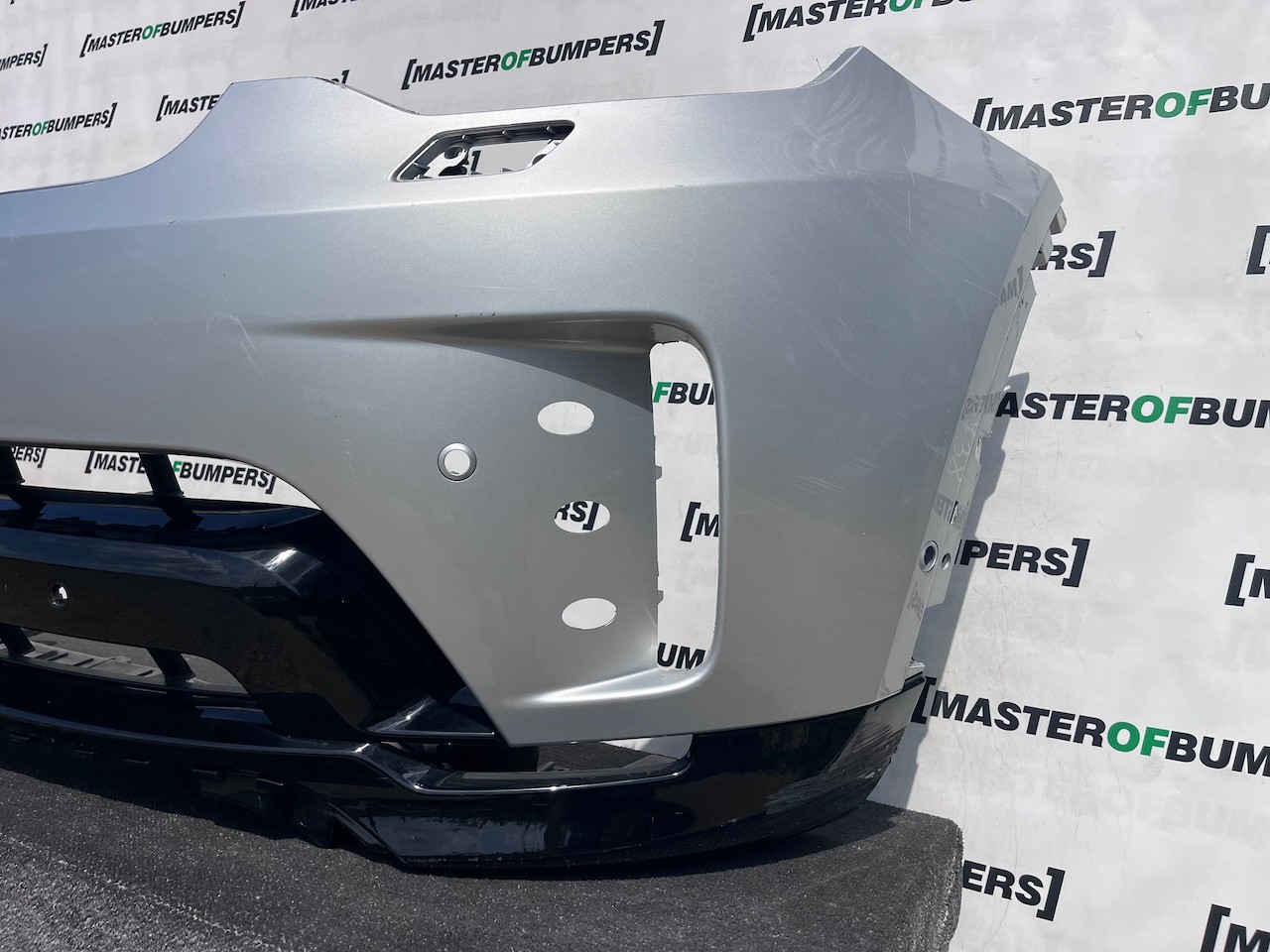 Land Rover Discovery R Dynamic Hse 2022-2026 Front Bumper 6 Pdc Genuine [p738]