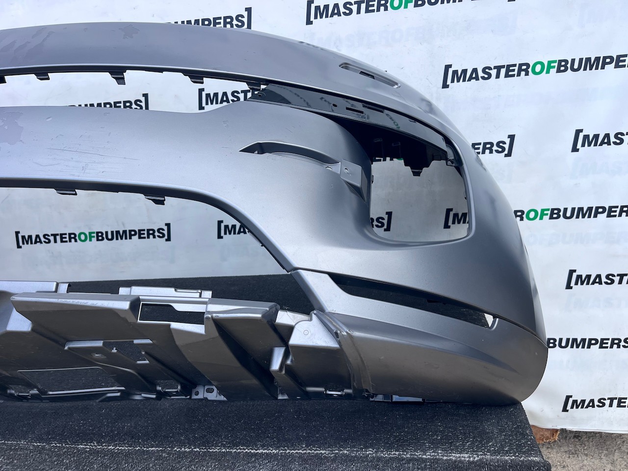 Range Rover Sport L461 Suv 2022-2025 Front Bumper 6 Pdc + Jets Genuine [p779]