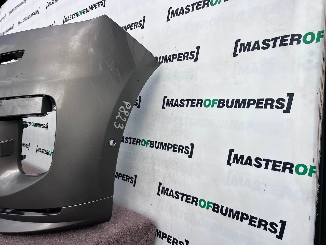 Range Rover Sport L461 Suv 2022-2025 Front Bumper 6 Pdc Jets Genuine [p823]