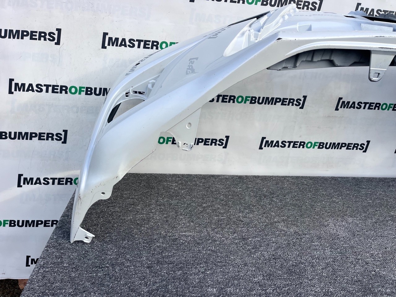 Lexus Ct200h Executive 2nd Lift  2017-22 Front Bumper 4 Pdc Genuine [t561]
