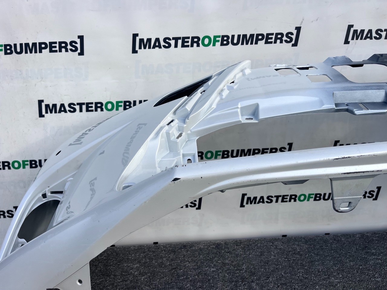 Lexus Ct200h Executive 2nd Lift  2017-22 Front Bumper 4 Pdc Genuine [t561]