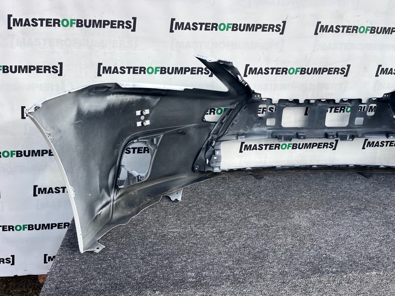 Lexus Ct200h Executive 2nd Lift  2017-22 Front Bumper 4 Pdc Genuine [t561]