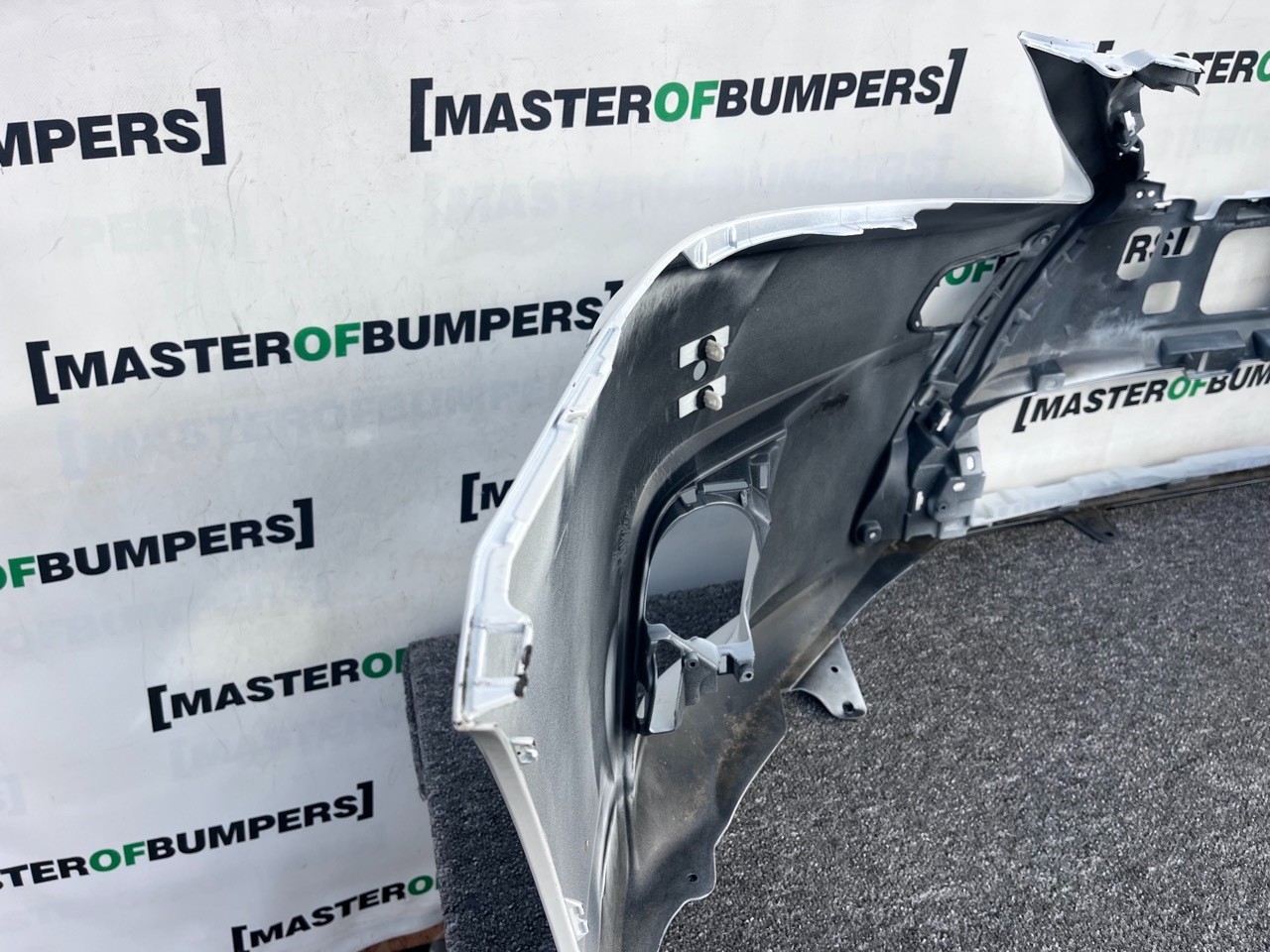 Lexus Ct200h Executive 2nd Lift  2017-22 Front Bumper 4 Pdc Genuine [t561]