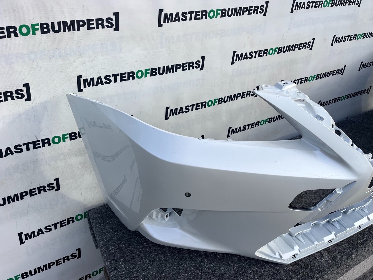 Lexus Ct200h Executive 2nd Lift  2017-22 Front Bumper 4 Pdc Genuine [t561]