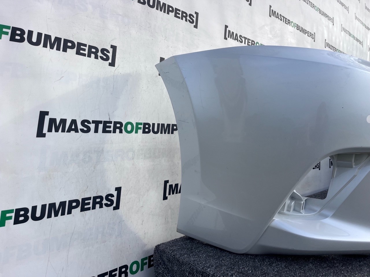 Lexus Ct200h Executive 2nd Lift  2017-22 Front Bumper 4 Pdc Genuine [t561]