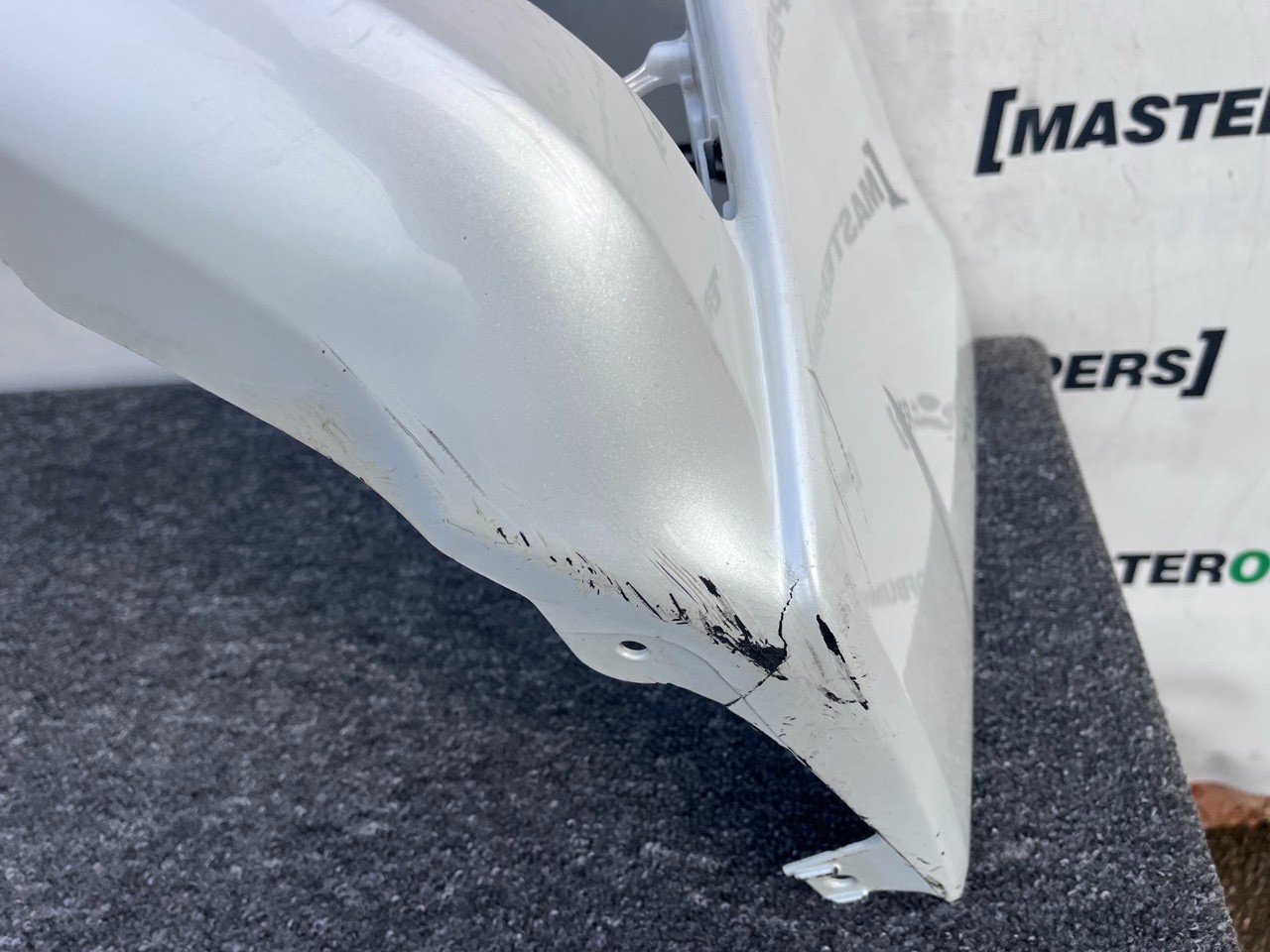 Lexus Ct200h Executive 2nd Lift  2017-22 Front Bumper 4 Pdc Genuine [t562]