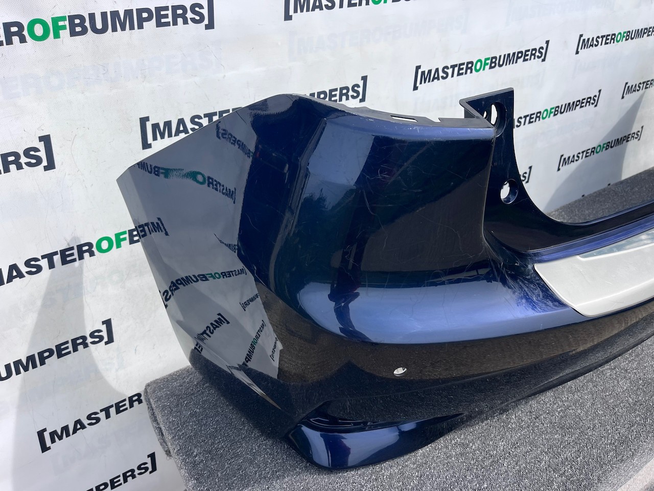 Lexus Ct200h Luxury Lift  2014-2020 Rear Bumper 4 Pdc Genuine [t617]