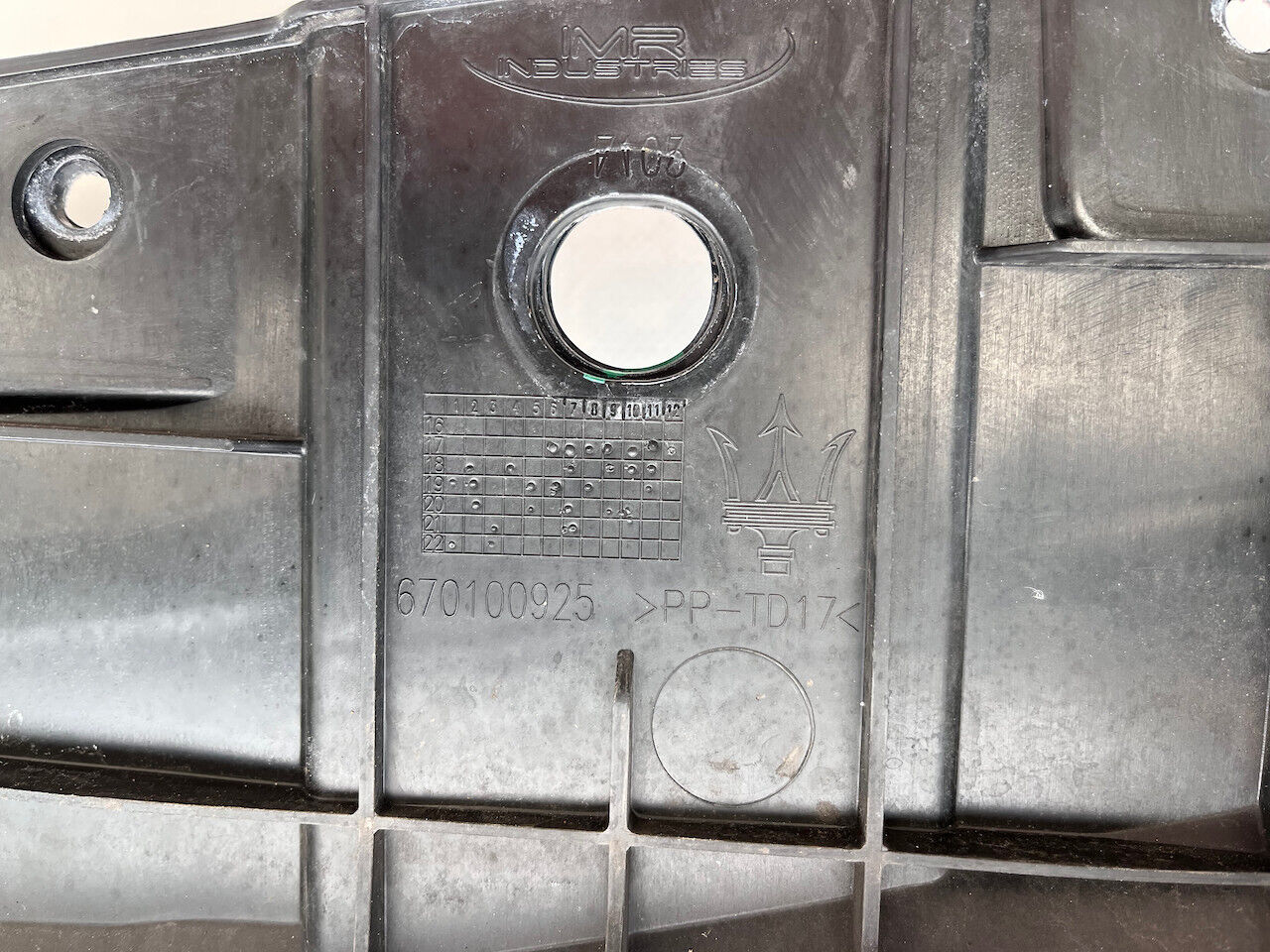 Maserati Ghibli Granlusso S 2018 - On Front Bumper 6 Pdc Genuine [p20]