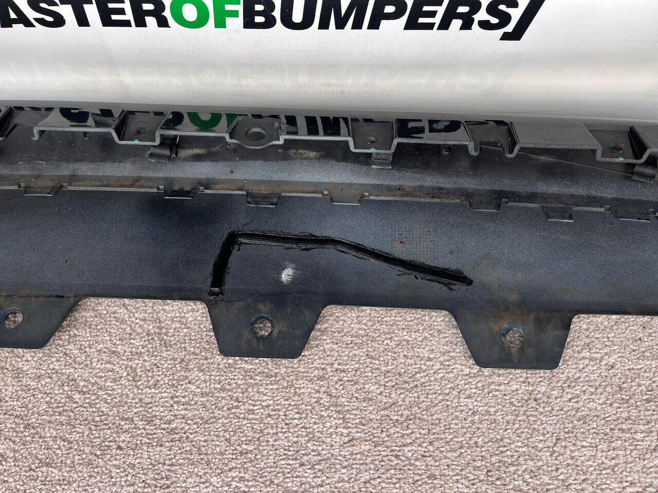 Maserati Ghibli Granlusso S 2018 - On Front Bumper 6 Pdc Genuine [p20]