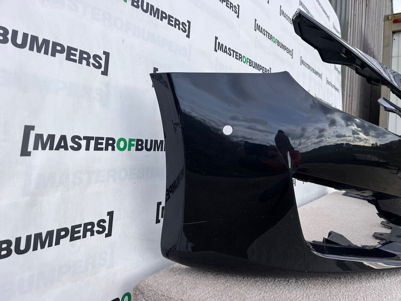 Maserati Ghibli Granlusso S 2018 - On Front Bumper 6 Pdc Genuine [p20]