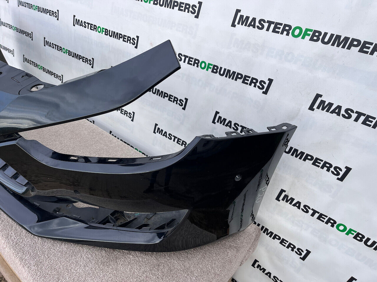 Maserati Ghibli Granlusso S 2018 - On Front Bumper 6 Pdc Genuine [p20]