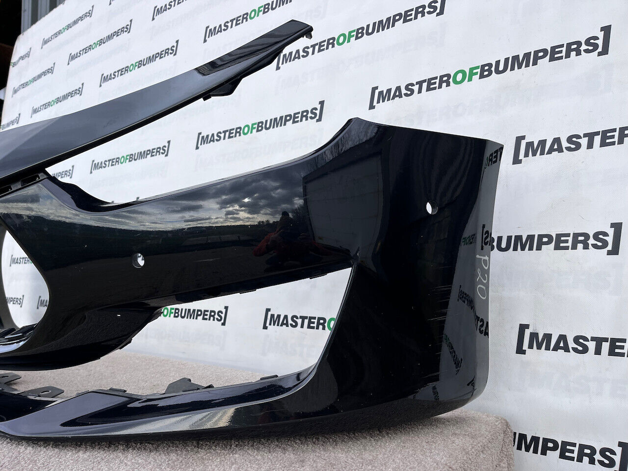 Maserati Ghibli Granlusso S 2018 - On Front Bumper 6 Pdc Genuine [p20]