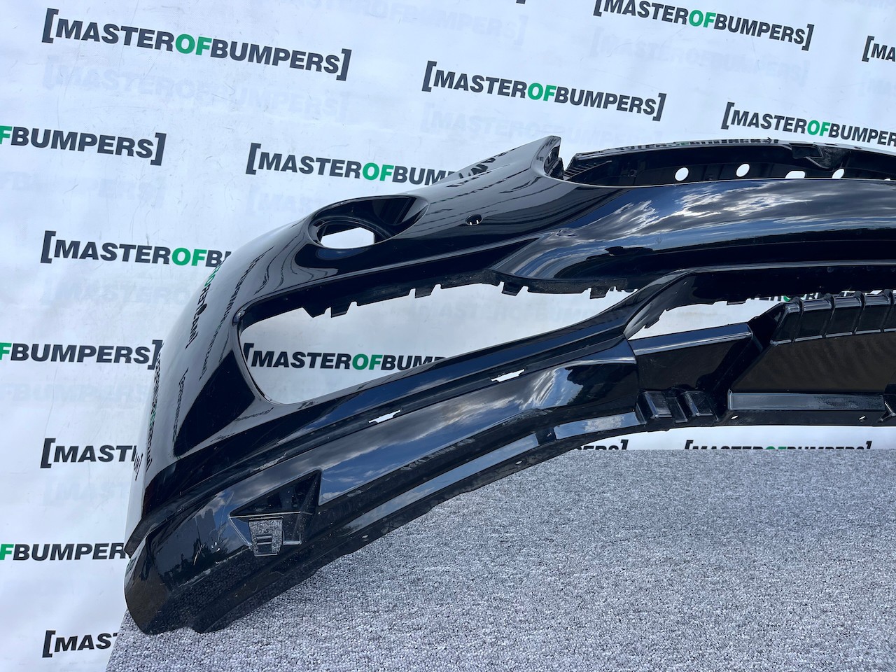 Maserati Levante V6 Zf Suv 4wd 2017 - 2021 Front Bumper 6 Pdc Genuine [p721]