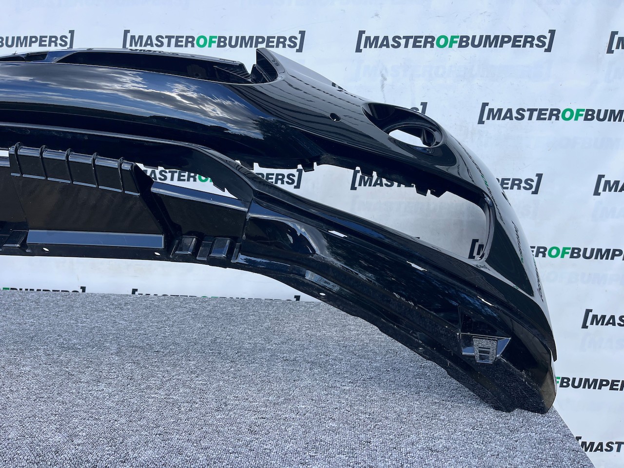 Maserati Levante V6 Zf Suv 4wd 2017 - 2021 Front Bumper 6 Pdc Genuine [p721]