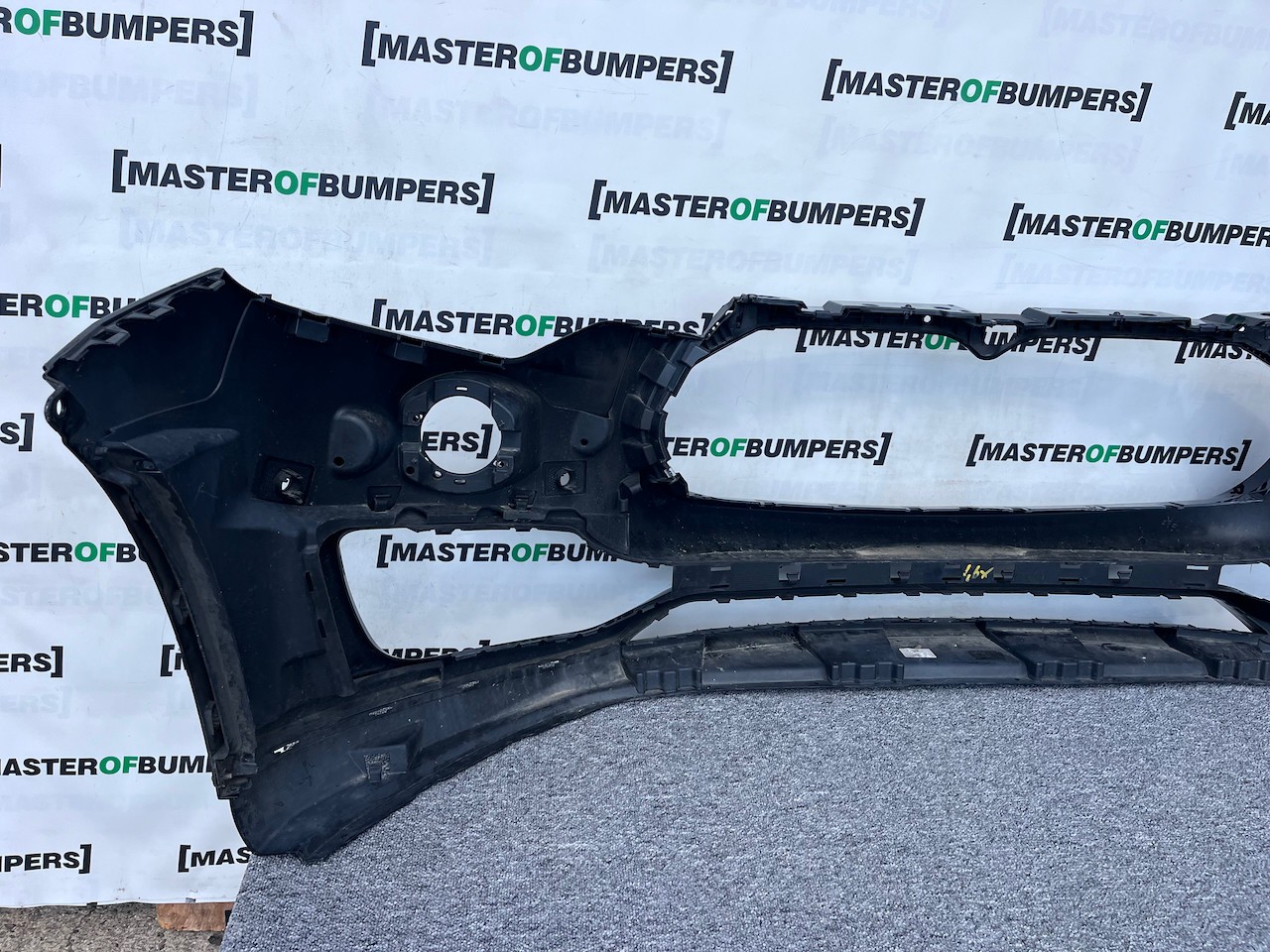 Maserati Levante V6 Zf Suv 4wd 2017 - 2021 Front Bumper 6 Pdc Genuine [p721]