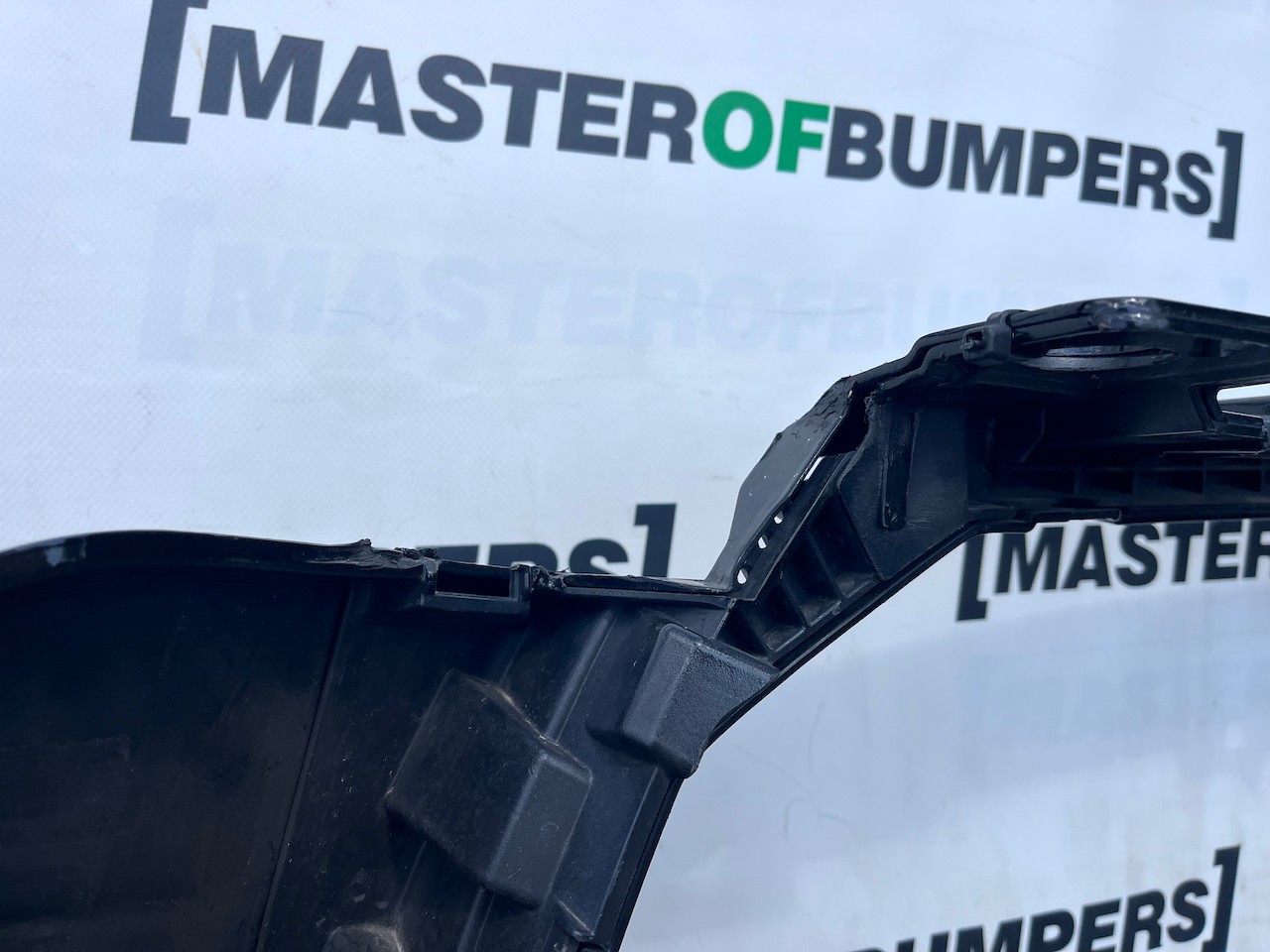 Maserati Levante V6 Zf Suv 4wd 2017 - 2021 Front Bumper 6 Pdc Genuine [p721]