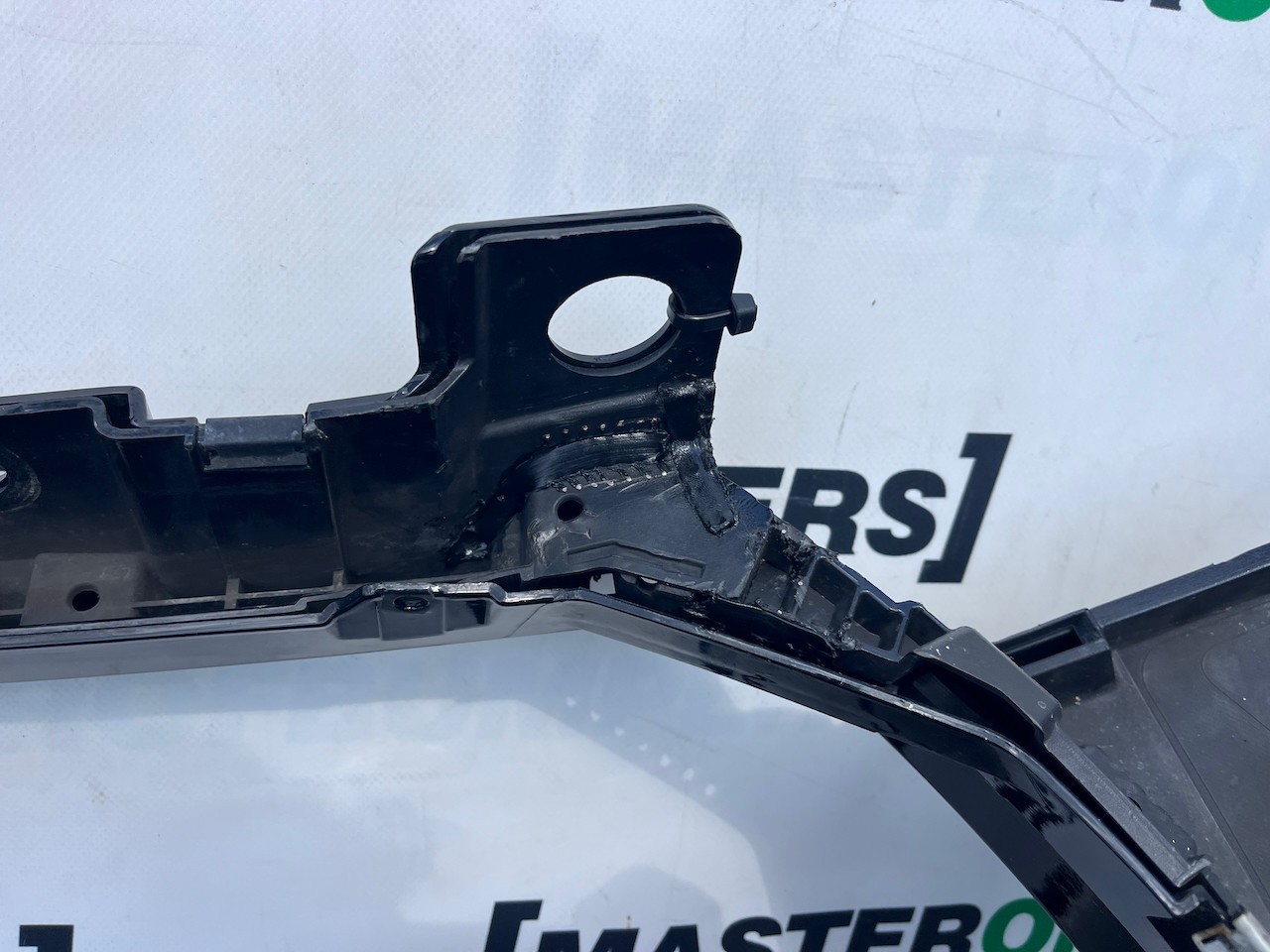 Maserati Levante V6 Zf Suv 4wd 2017 - 2021 Front Bumper 6 Pdc Genuine [p721]