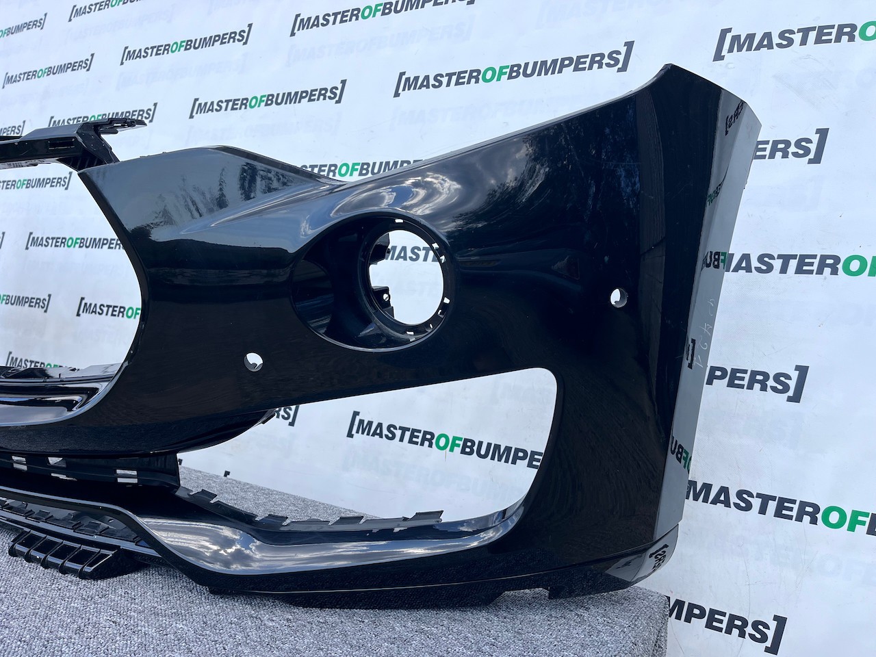 Maserati Levante V6 Zf Suv 4wd 2017 - 2021 Front Bumper 6 Pdc Genuine [p721]