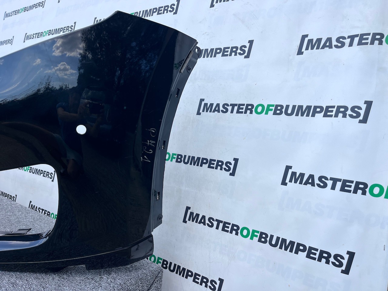 Maserati Levante V6 Zf Suv 4wd 2017 - 2021 Front Bumper 6 Pdc Genuine [p721]