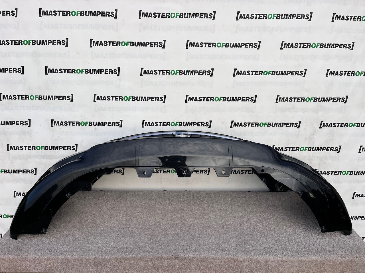 Maserati Ghibli Saloon 2014-2017 Front Bumper 6 Pdc Grille Genuine [p246]