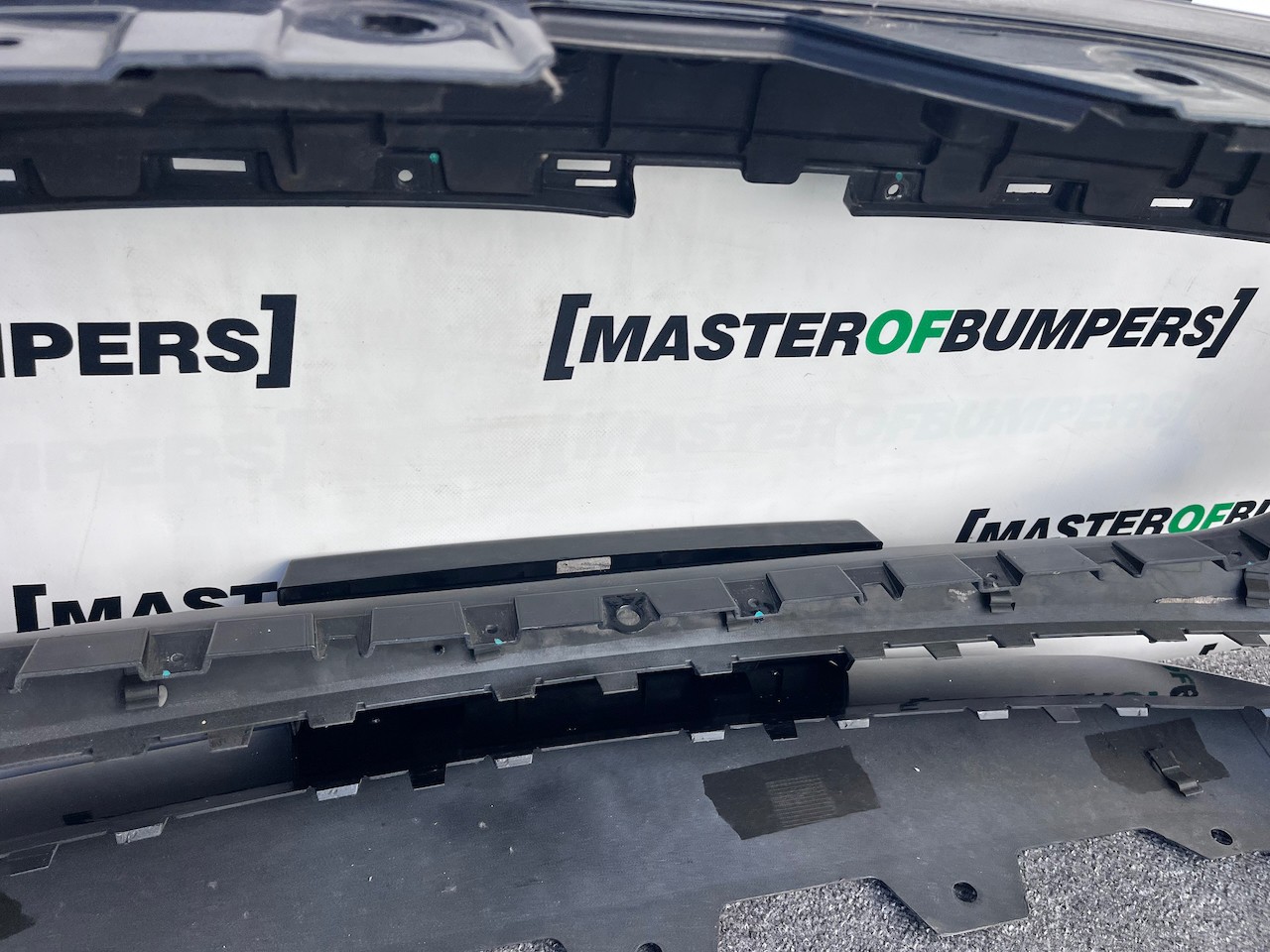 Maserati Ghibli Granlusso S Royale 2018 - 2022 Front Bumper 6 Pdc Genuine [p616]