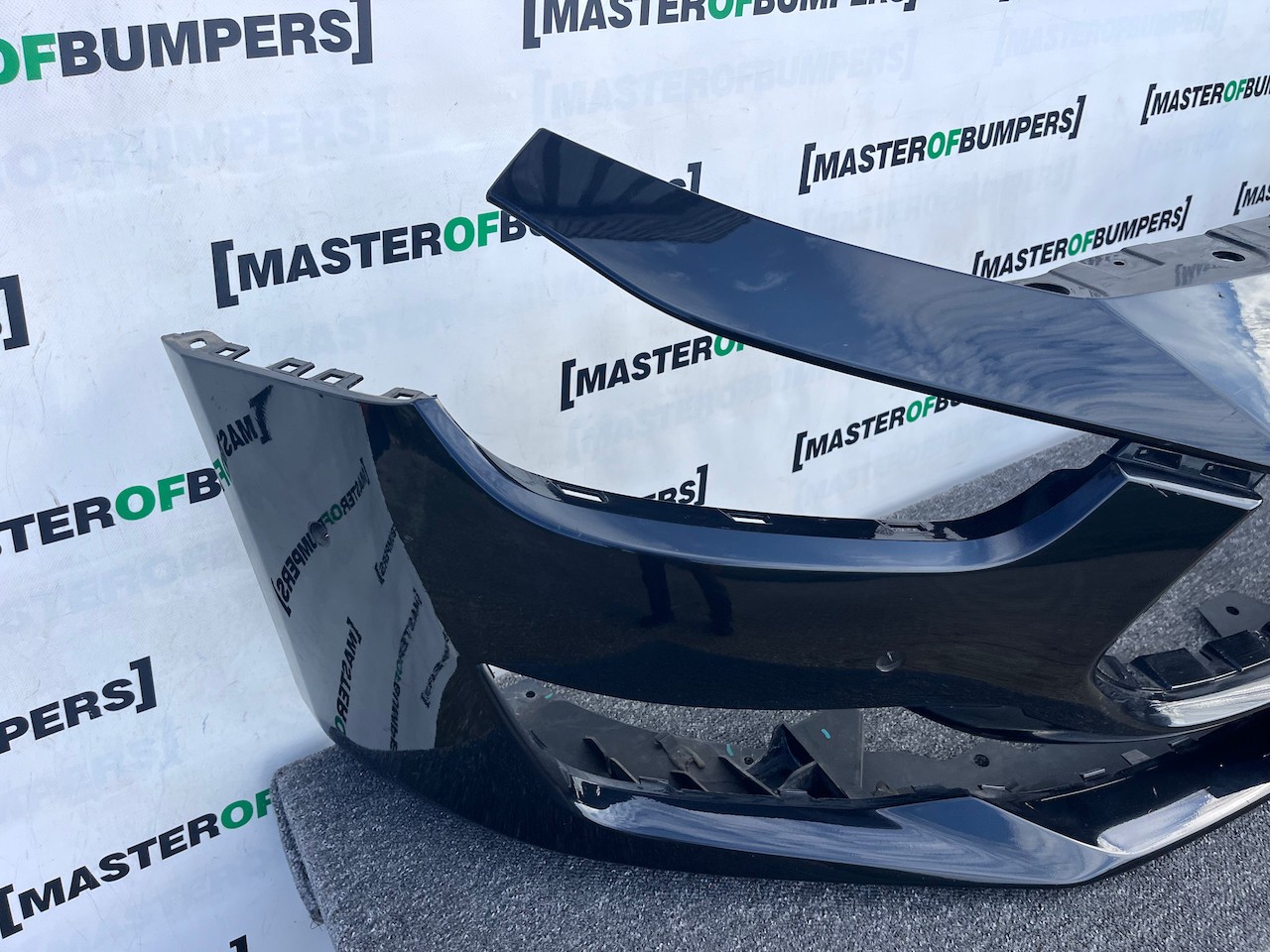 Maserati Ghibli Granlusso S Royale 2018 - 2022 Front Bumper 6 Pdc Genuine [p616]