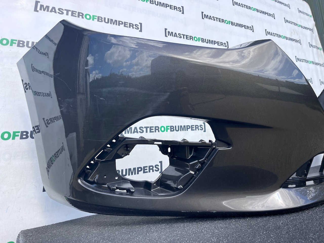 Mazda 3 Skyactiv Saloon Estate Mk3 2013-2016 Front Bumper No Pdc Genuine [g640]