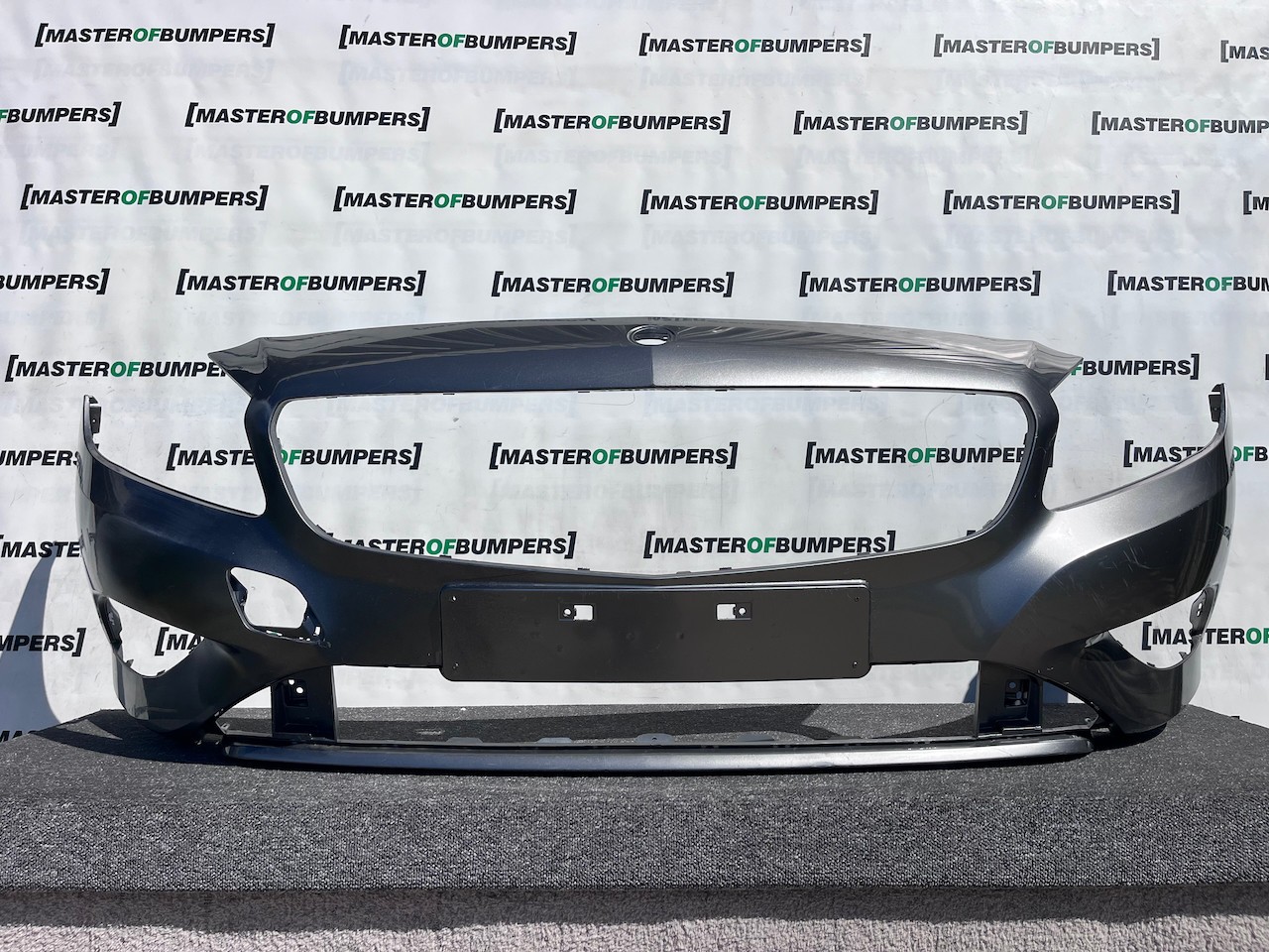 Mercedes A Class Se A176 Hatchback 2012-2015 Front Bumper No Pdc Genuine [e399]