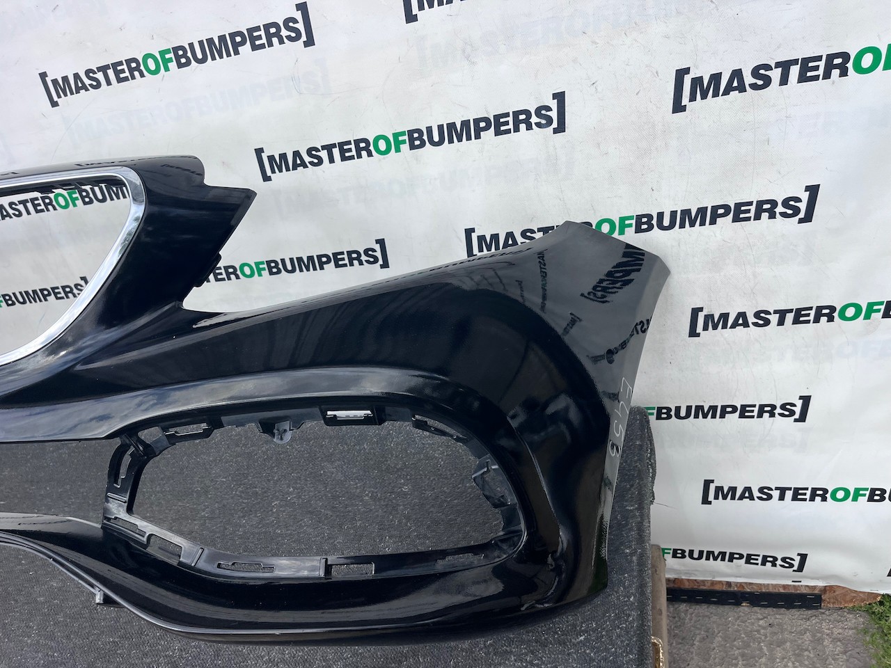 Mercedes E Class Se Sport A213 E220 Saloon 2016-2019 Front Bumper Genuine [e453]